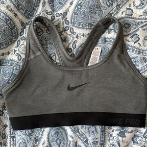 Nike pro sports bra